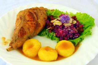 kluski śląskie, mięso i kapusta to podstawa śląskiej kuchni