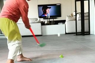 Wojciech Szczęsny uczy Liama nietypowego sportu