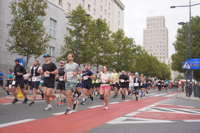 Uczestnicy Maratonu Warszawskiego 2025