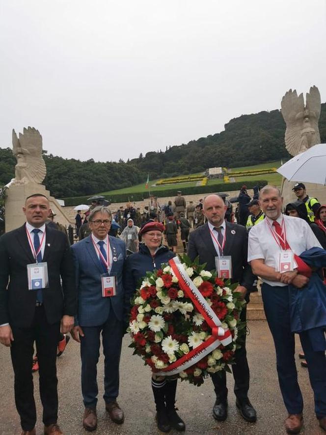 Delegacja województwa pod Monte Cassino. To było hołd złożony bohaterom