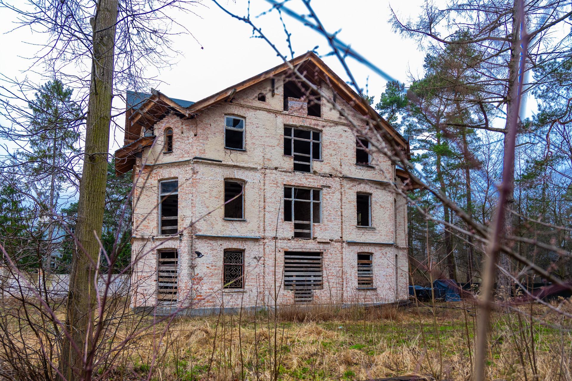 Konstancin-Jeziorna. Opuszczone wille - zobacz zdjęcia rezydencji, które kiedyś zachwycały