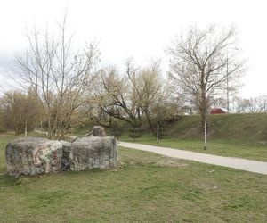 W Warszawie powstaje drugie lapidarium. Miasto nie usunie betonowych odpadów. To artefakty