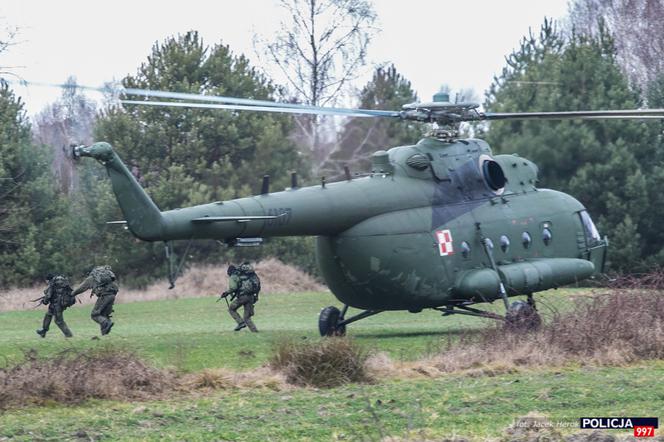 Policjanci w akcji! W użyciu helikopter, sprzęt noktowizyjny i termowizyjny oraz nawigacja