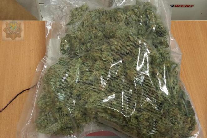 Policjanci zabezpieczyli ponad kilogram marihuany