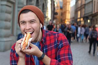  Zjedzenie jednego hot doga może skrócić twoje życie nawet o 36 minut!