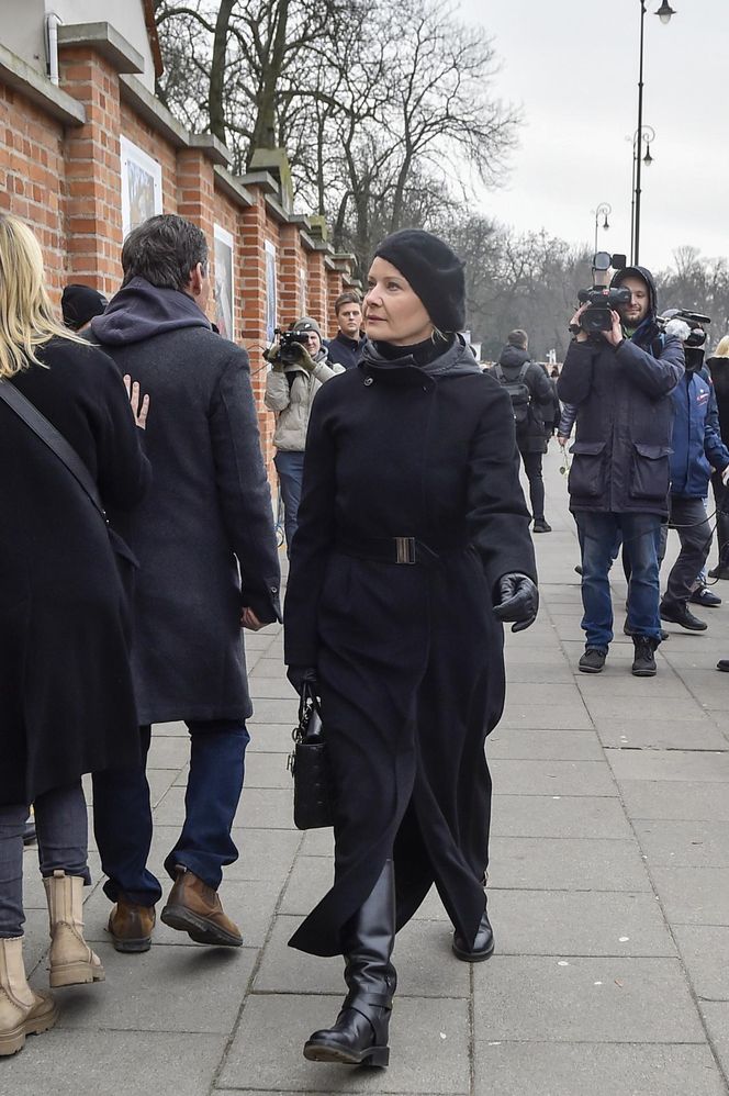 Dramat Kożuchowskiej! Szpilki zamieniła na but ortopedyczny. Co się stało?