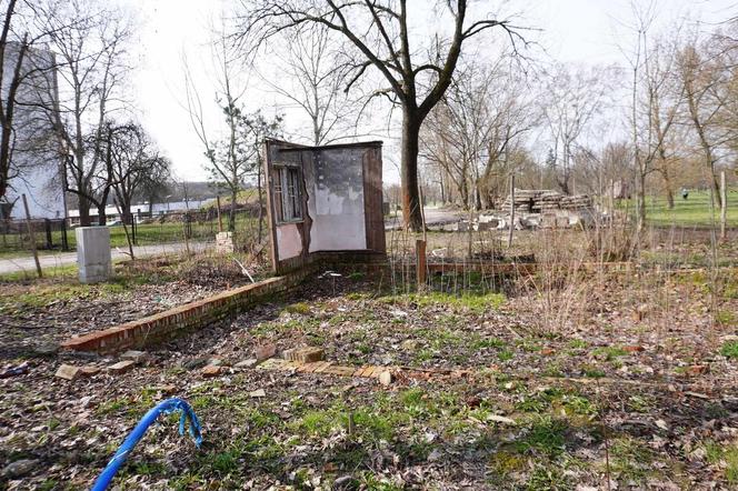 Domek Fiński Ryszarda Kapuścińskiego to ruina - zobacz zdjęcia