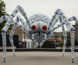 Gigantyczny pająk z butelek w Lublinie. Co skrywa recyklingowa bestia?