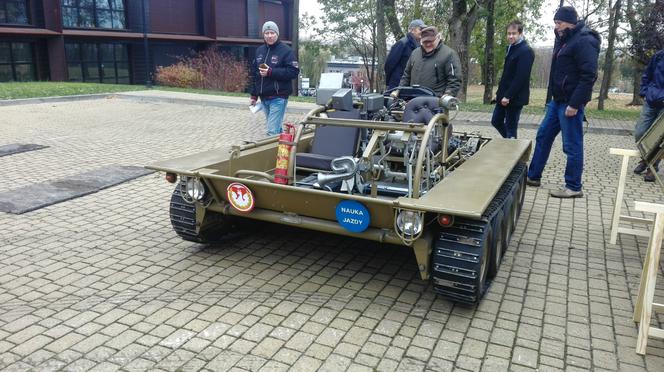 Studenci Politechniki Lubelskiej stworzyli pojazd do nauki jazdy czołgiem