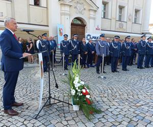 Policjanci świętowali na Rynku w Lesznie. Był uroczysty apel i piknik