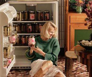 Pamela Anderson handluje ogórkami! Wielki sukces gwiazdy