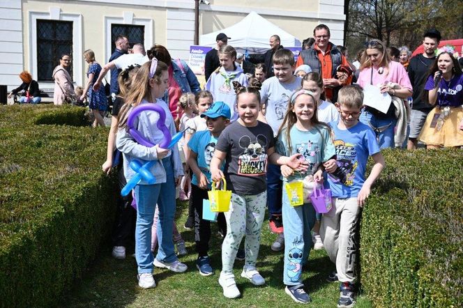 Magia Wielkanocy w Będzinie! Było rękodzieło, smakołyki i zabawy dla dzieci. Zobaczcie zdjęcia