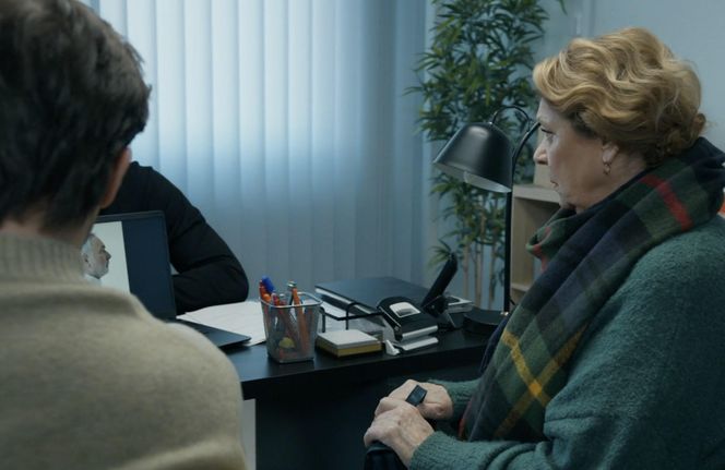 Barwy szczęścia, odcinek 3202: Kodur (Oskar Stoczyński), Józefina (Elżbieta Jarosik), Cezary (Marcel Opaliński)