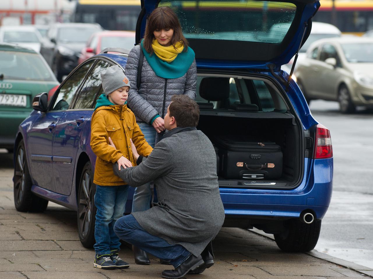 Na Wspólnej odcinek 2240, Kinga (Ilona Wrońska), Michał (Robert Kudelski), Ignaś (Bartek Kaszuba)