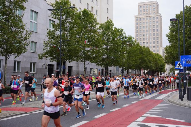 Uczestnicy Maratonu Warszawskiego 2025