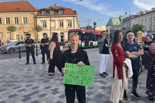 Protest w obronie Górek Czechowskich przed ratuszem