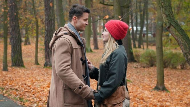 Barwy szczęścia odc. 3173. Sofia (Valeria Gouliaeva), John ( Jan Pyrek) 