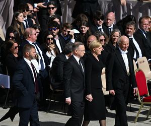 Głowy państw żegnają papieża Franciszka. Do Watykanu zjechali najważniejsi