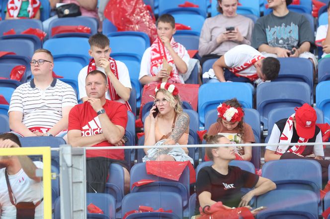 Kibice na meczu Polska-Mołdawia na Stadionie Śląskim