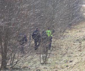 Zabójstwo małżeństwa w Ostródzie. Policyjne poszukiwanie przy poligonie