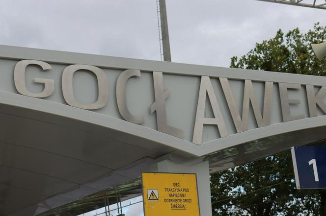 Pasażerowie autobusów mogą się wygodnie przesiadać na kolej na przystanku PKP Gocławek