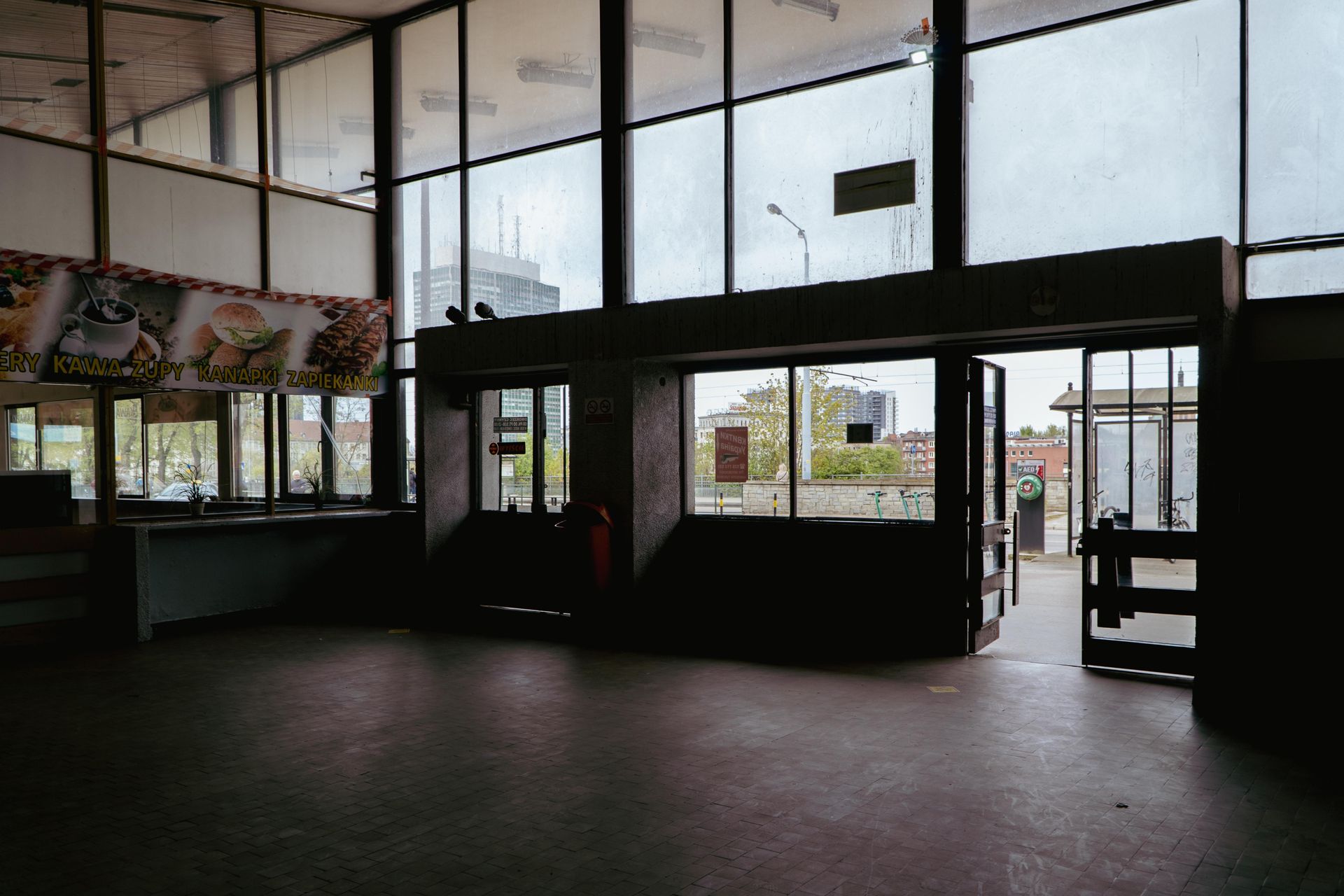 Dworzec PKS w Gdańsku. Wyjście z hallu