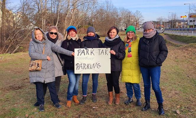 Urzędnicy chcą z zielonego skweru zrobić parking. Mieszkańcy wolą park