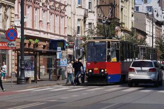 Wakacyjne zmiany w bydgoskiej komunikacji miejskiej. Jak będą jeździć autobusy i tramwaje? [ROZKŁAD JAZDY]