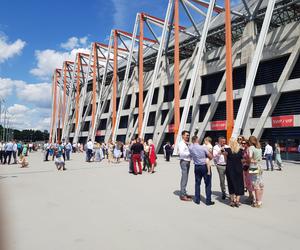 Kongres Świadków Jehowy w Białymstoku. Na stadionie miejskim tysiące uczestników [ZDJĘCIA]