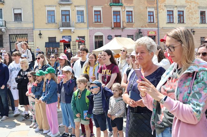 Dzień Cebularza 2025. Na pl. po Farze w Lublinie stanęło cebularzowe miasteczko