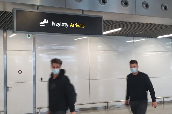 Koronawirus w Europie. Pasażerowie z Włoch przebadani na lotnisku w Krakowie