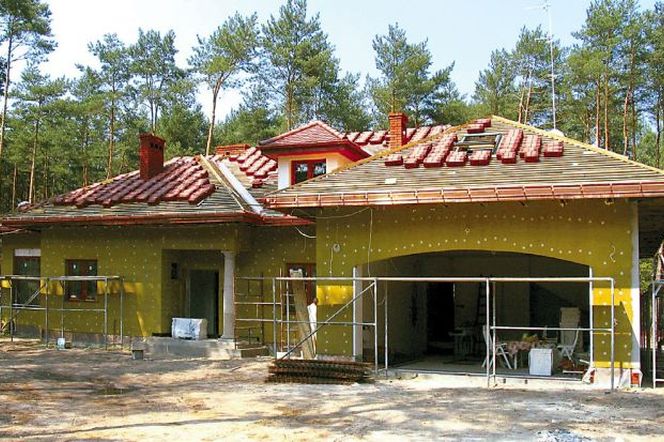 Przeciwpożarowy niezbędnik. Jak zbudować dom odporny na ogień?