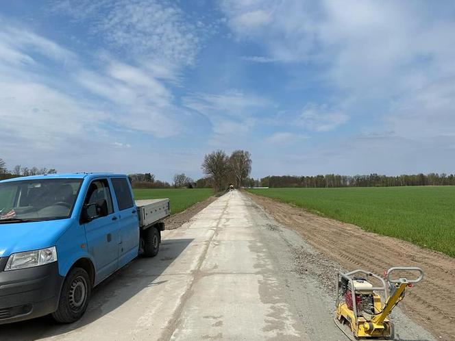 Przebudowa drogi gminnej Stępień – Cielętnik