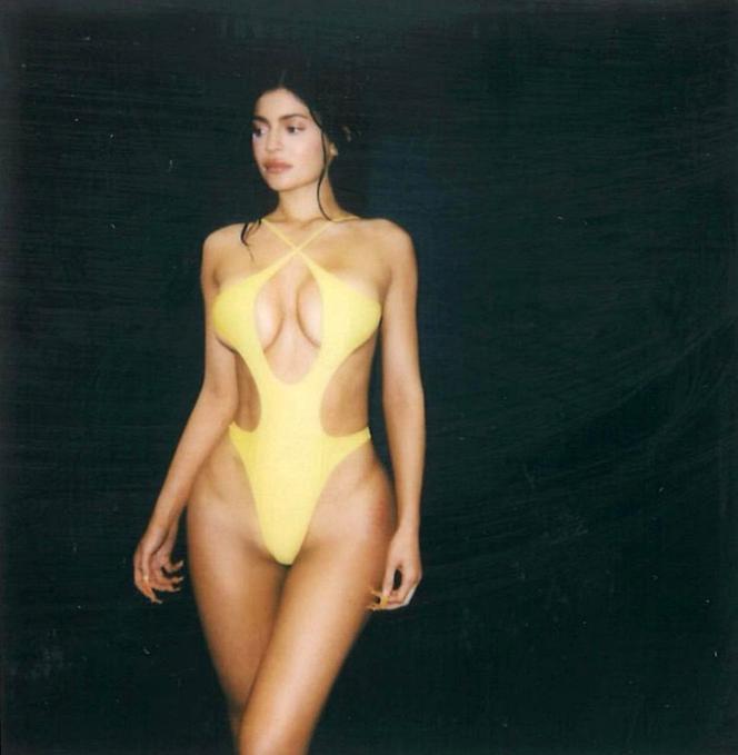 Zakochany fan prześladuje Kylie Jenner! Znowu dobijał sie do drzwi