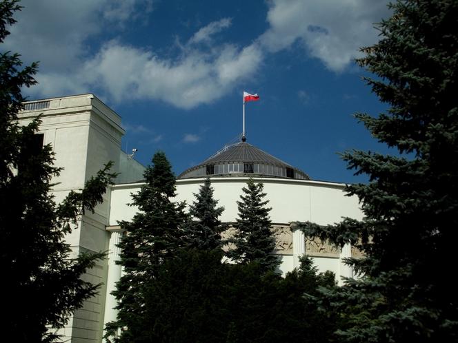 Drożyzna polityków nie dotyczy. Kancelaria Sejmu wybuduje hotel dla posłów