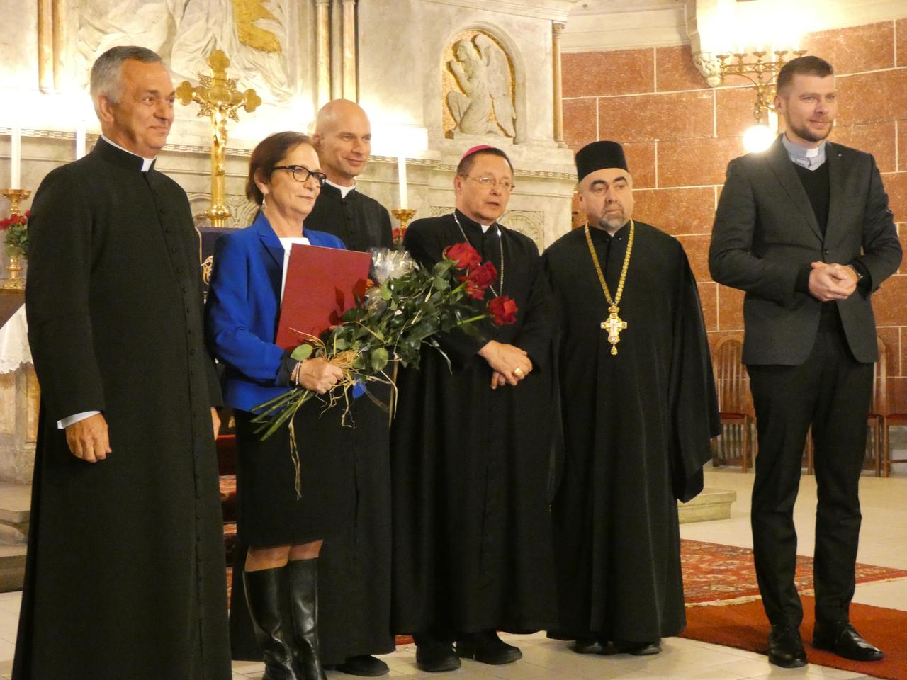 Wigilijne Dzieło Pomocy Dzieciom: ekumeniczne świece i Serce Łodzi