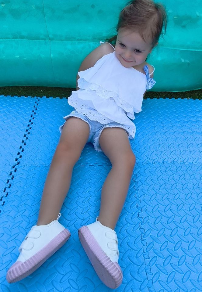 Choroba milczących aniołów niszczy Nikolę