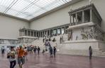 Muzeum Pergamońskie. Berlin. Antycovidowcy zniszczyli muzeum 