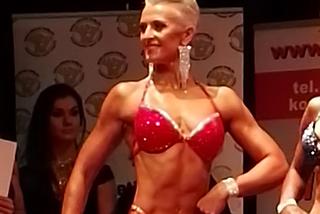 POLICJANTKA MISS BIKINI