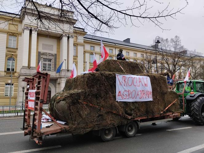 Protest rolników w Warszawie i na obrzeżach miasta 