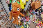 Te pamiątki kupuje się teraz na wakacjach. Najbardziej schodzą „brainroty”