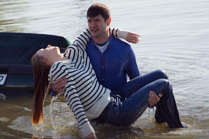 Na dobre i na złe po wakacjach 2018, Wiktoria (Katarzyna Dąbrowska), Adam (Grzegorz Damięcki)