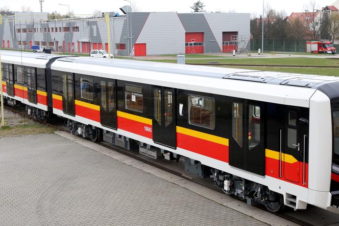 Powitaliśmy nowy pociąg metra. Skoda Varsovia jest już w Warszawie