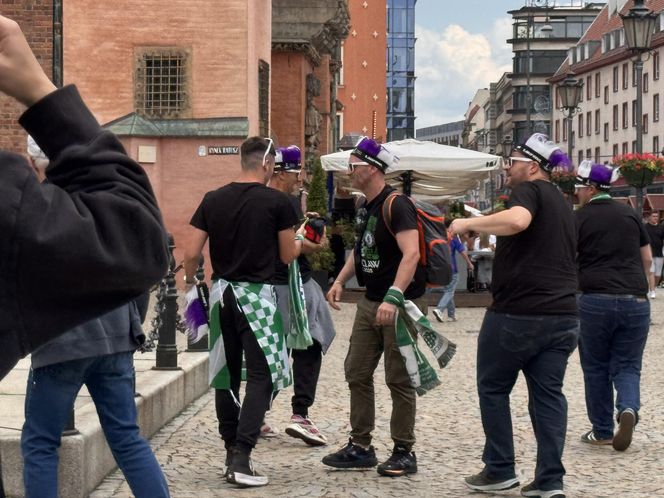 Wrocław żyje finałem Ligi Konferencji Europy. Kibice Betisu i Chelsea już w strefach kibica!
