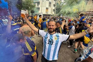 Krzysztof Stanowski i Dua Lipa na meczu Coca - River