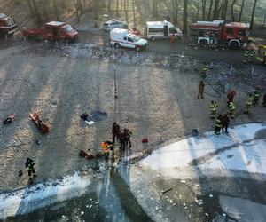 Poszedł morsować w jeziorze, nagle załamał się pod nim lód. Mężczyznę uratowali strażacy 