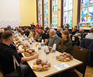 Mistrzostwa Poznania w jedzeniu pączków na czas