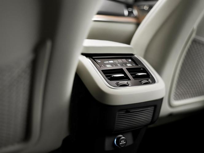 Volvo XC90 2015 - wnętrze