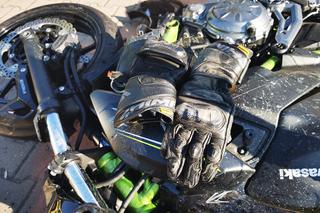 Gostyń: Koszmarny wypadek na DW 928. Motocyklistę zabrał śmigłowiec LPR