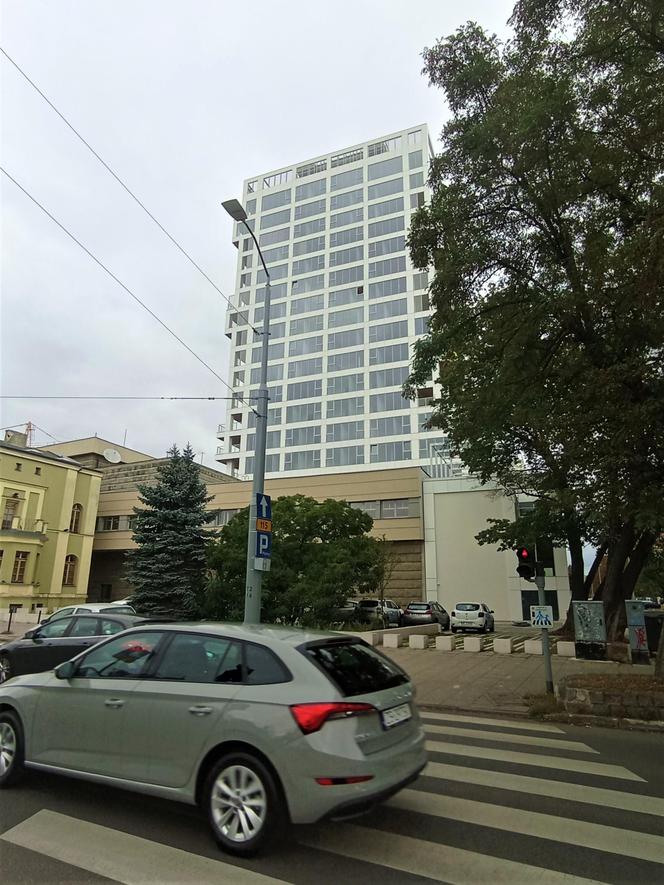 Dawny wieżowiec TVP zmienił się w apartamentowiec Sky Garden